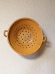 Colander of 
pottery