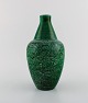 Mari Simmulson (1911-2000) for Upsala-Ekeby. Vase i glaseret stentøj. Smuk 
glasur i grønne nuancer. 1960