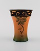 Ipsens enke, Danmark. Vase med bladværk i håndmalet glaseret keramik. 
Modelnummer 454. Ca. 1920.
