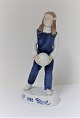 Bing & Grondahl. Porzellanfigur. Mädchen. Jahres Figur 1982. Höhe 22 cm. (1 
Wahl)