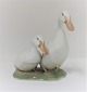 Königliches Kopenhagen. Porzellanfigur. Enten. Modell 2128. Höhe 14 cm. (1 Wahl)