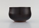 Ole Bjørn Krüger (1922-2007), Danish sculptor and ceramicist. Unique bowl in 
glazed stoneware. 1960s / 70s.
