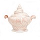 A shell tureen by Arje Griegst for Royal Copenhagen. H: 28cm. L: 33cm