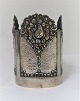 Silver bottle holder (800). Siam / Thailand. Height 10.5 cm. Diameter 8 cm.