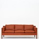 Roxy Klassik præsenterer: Børge Mogensen / Fredericia FurnitureBM 2213 - Nybetrukket 3 pers. sofa i ...