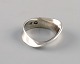 Vivianna Torun Bülow-Hübe for Georg Jensen. Modernist ring in sterling silver. 
1960s / 70s.
