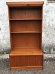 Teak 
Reol med skab
800kr