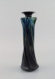 Europæisk studio keramiker. Unika vase i glaseret stentøj. Drejet form. Smuk 
glasur i dybe blågrønne nuancer. 1920/30
