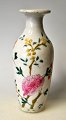 Kinesisk famille rose vase, 19. årh.