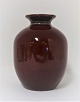 Lundin Antique præsenterer: Bing & Grøndahl. Lille vase. Højde 12,5 cm. No 158 - 142