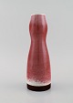 Liisa Hallamaa for Arabia. Unique vase in glazed ceramics. Beautiful glaze in 
delicate red shades and brown bottom. Finland, 1960s.

