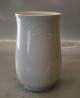 Kongelig Dansk 4220 Kgl. Hvid Vase med relief 15.5 cm Thorkild Olsen Blanc de 
Chine
