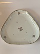 Triangular Dish #Roselil Bing and Grøndahl
Height 24 cm approx
Deck no #40