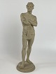 Quirky Sundays Antik & Vintage præsenterer: Antik terracotta-figur af stående mand med lændeklæde. Figuren er ...