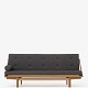 Roxy Klassik 
præsenterer: 
Poul 
Volther / 
Klassik Studio
Volther Daybed 
i oileret eg og 
nyt tekstil fra 
Kvadrat ...