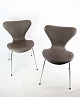 Osted Antik & Design præsenterer: Syver stole, model 3107, Arne Jacobsen, Fritz HansenFlot stand