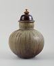L'Art præsenterer: Arne Bang for Holmegaard. Rund art deco lågvase i glaseret keramik med bronzelåg. Smuk ...