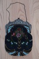 Antik PerletaskeDen gamle taske fra ca. 1880 er lavet ...