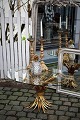K&Co. 
præsenterer: 
"Coco 
Chanel" 
sofabord i 
forgyldt metal 
og glas fra 
60érne...