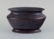 Antik 
jardiniere i 
massiv bronze. 
Tung.