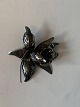 Brooch in Silver
Stamped 830s
Length 5.5 cm