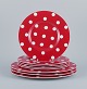 Royal Fine China, et sæt på otte ”Freshness Dots Red” tallerkner. Tre 
middagstallerkner og fem frokosttallerkner.