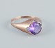 Dansk guldsmed, 
14 karat 
guldring prydet 
med lysviolet 
...