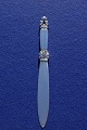 Antikkram 
præsenterer: 
Konge 
Georg Jensen 
sterling 
sølvbestik, 
elegant 
brevkniv i 
helsølv ca. 
24cm