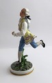 Lundin Antique 
præsenterer: 
Bing & 
Grøndahl. Lakaj 
løbende. Figur 
8028. Design 
:Tegner. Højde 
16,5 cm. (1 ...