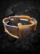 Balle & 
Lillelund - 
Brocante & 
Design 
præsenterer: 
Armbåndet 
kommer fra det 
eventyrlige Ole 
Lynggaard 
univers ...