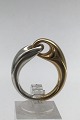 Danam Antik 
præsenterer: 
Georg 
Jensen Sterling 
Sølv / 18 K 
Guld Ring No. 
652B (stor) 
Reflect 
Jacqueline 
Rabun