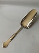 Antik Huset 
presents: 
Cake 
spatula Louise 
Silver
Cohr 
Fredericia 
silver
Length 22.1 
cm.