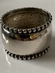 Napkin ring Silver.
Stamped: TTJ. Three Towers.
Size 3.1 x ø 4.4 cm.