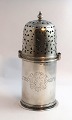 Lundin Antique 
præsenterer: 
Thomas 
Hansen Pop, 
Aalborg 
(1702-1729). 
Granatsukkerbøsse 
af sølv med ...