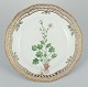 Royal Copenhagen Flora Danica gennembrudt frokosttallerken i håndmalet porcelæn.