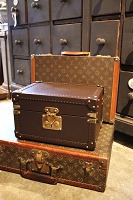 item no: Louis Vuitton læderboks
