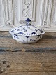 Karstens Antik 
præsenterer: 
Royal 
Copenhagen 
Musselmalet 
helblonde 
lågfad no. 1128 
- 1894-1900