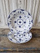 Karstens Antik 
præsenterer: 
Royal 
Copenhagen 
Musselmalet 
helblonde stor 
dyb tallerken 
no. 1078 - 25 
cm. 1898-1923