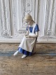 Karstens Antik 
præsenterer: 
B&G 
sjælden figur - 
Sygeplejerske 
elev 
no. 1687