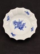 Royal Copenhagen Bl Blomst kantet skl 10/8556