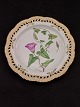 Middelfart 
Antik 
præsenterer: 
Royal 
Copenhagen 
Flora Danica 
snerle 
tallerken 
20/3574