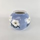 Kinnerup Antik 
& Porcelæn 
præsenterer: 

RC vase 
Julerose
unika
