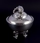 L'Art 
præsenterer: 

Georg 
Jensen Magnolia 
sukkerskål i 
hammerslået 
sterlingsølv.