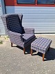 Antik Pjot 
præsenterer: 

Lænestol 
med fodskammel
 Kr. 1600,-