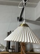 Stentoft Antik 
præsenterer: 

Le - klint 
loft lampe 
23 cm Højder 

