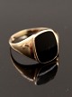 Middelfart 
Antik 
præsenterer: 

8 karat 
guldring med 
onyx