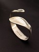 Middelfart 
Antik 
præsenterer: 

GEORG 
JENSEN Hans 
Hansen des. 
Bent Gabrielsen 
armring