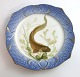 Royal Copenhagen. Fiskestel No.19. Model 3002. Diameter 22,5 cm. Mustela marina 
vivipara. Produceret før 1923. (1 sortering)