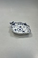 Danam Antik 
præsenterer: 
Royal 
Copenhagen 
Musselmalet 
Helblonde 
Bladformet fad 
No 1076