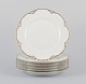 L'Art 
præsenterer: 

Et sæt på 
seks "Haviland" 
middagstallerkener 
af porcelæn.